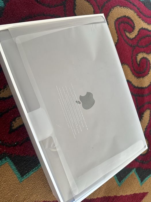 MacBook Air M1, 8/256 ГБ
