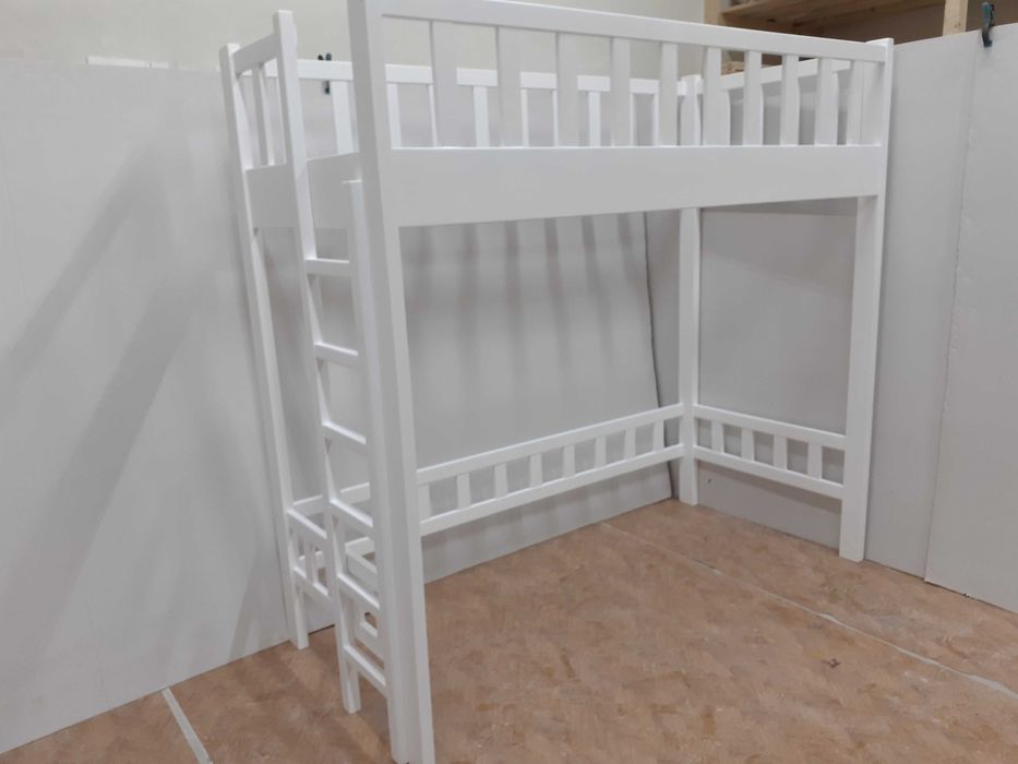 Pat etajat cu spatiu de joaca sau birou.Cod 1006.