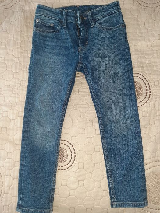 Blugi H&M 4-5 ani