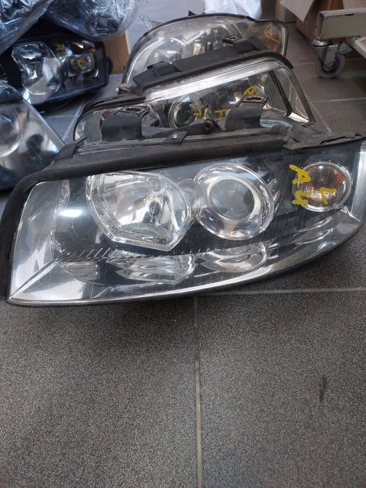 Far stanga sau dreapta Audi A4 B6 complet