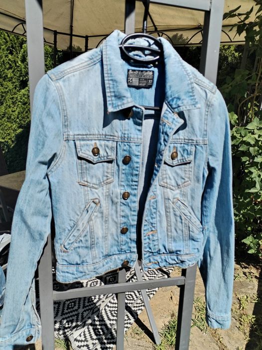 Дънкени якета по 15 лева с размери s и м