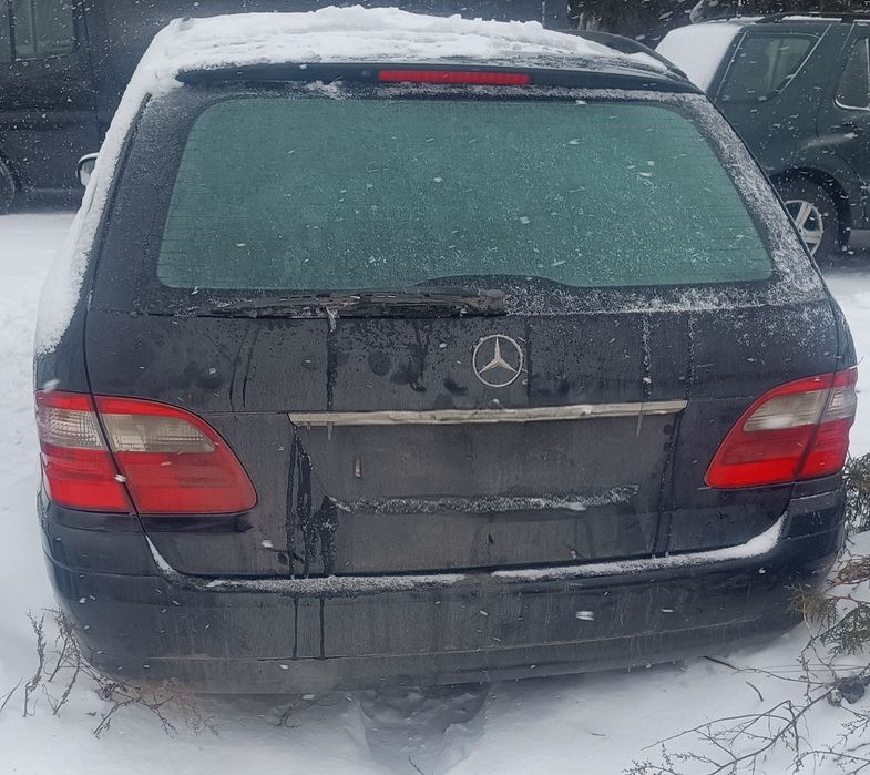 Dezmembrez Mercedes E class w211 E 2,7 CDi motor cutie jante capota.