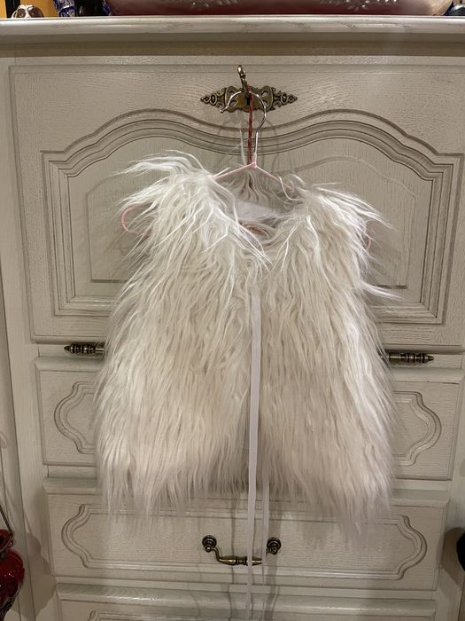 Жилетка для девочки. На 4-5 лет.