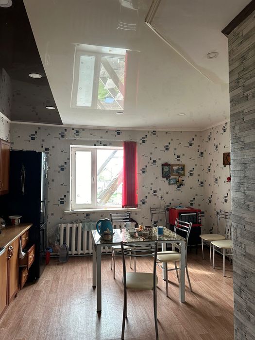 Продаётся огромный 6-комнатный дом