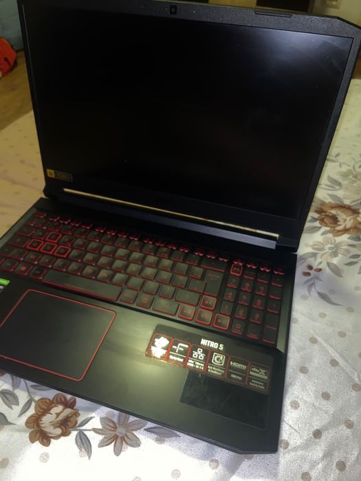 Laptop gaming acer nitro 5  Ssd 256 gb kingston  8gb RAM  Full HD 144hz