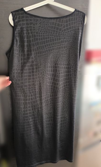 Ефектна черна рокля