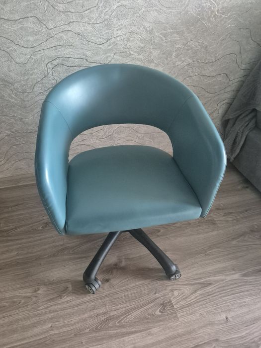 Продам кресло  для салона