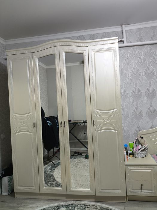 Спальный гарнитур б/у