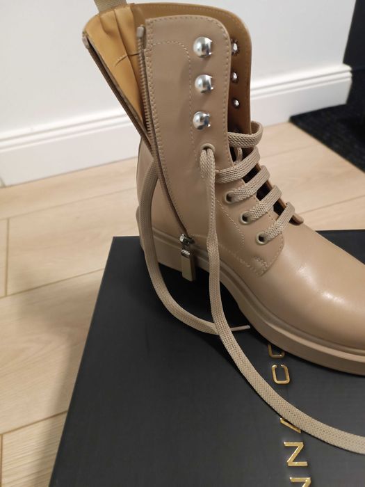 Vând ghete piele naturala