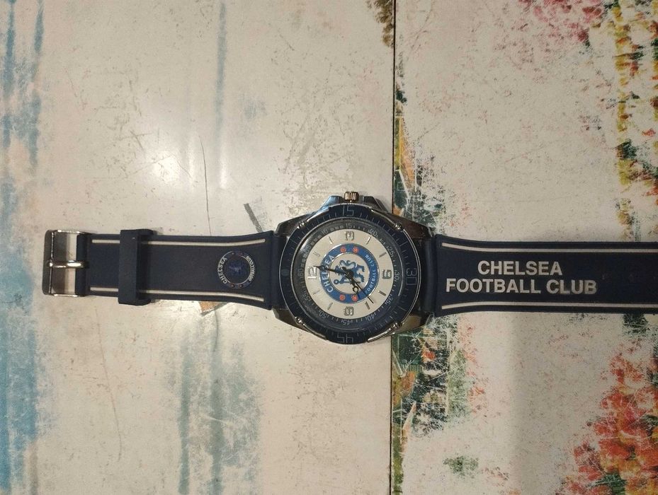Оригинален фенски часовник на FC Chelsea, работещ, с включена батерия