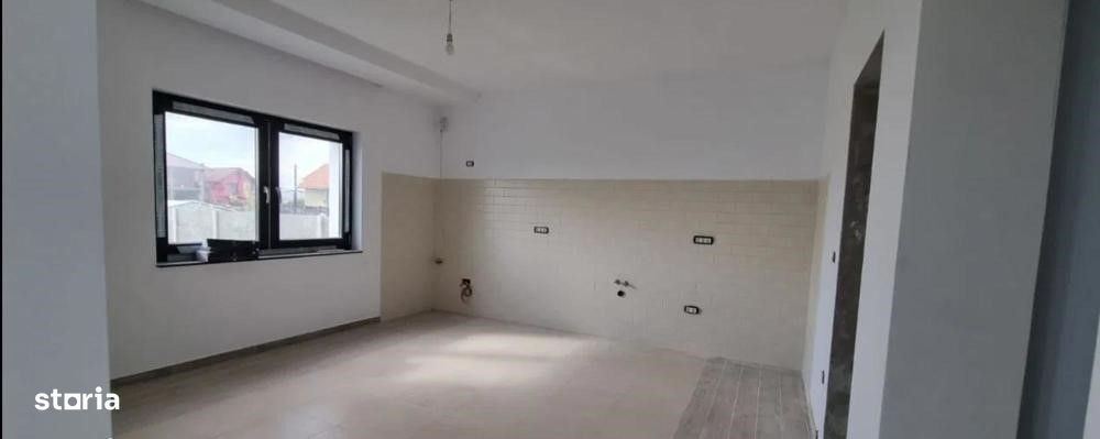 Inchiriez casa noua in LIVADA