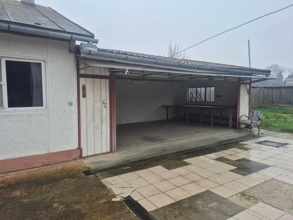 Casa cu teren de vanzare