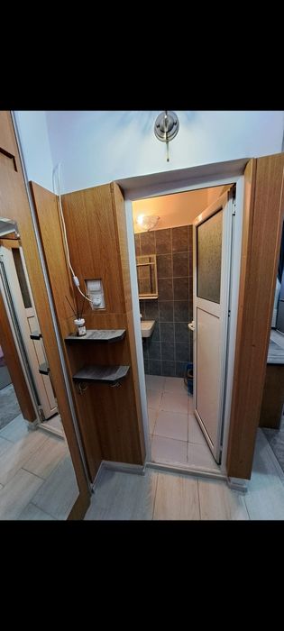 Închiriez garsoniera  in ploiești  zona Sud  /democrație
