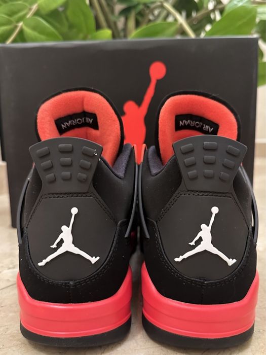Jordan 4 Retro Red Thunder