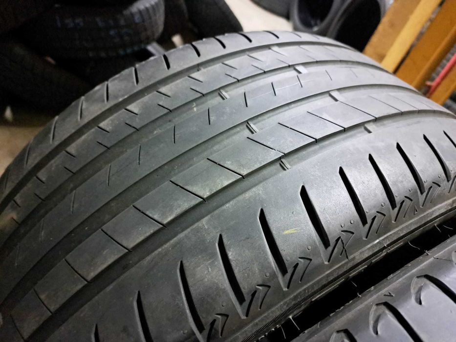 Set anvelope 245/40 R21 cu 275/35 R21 Bridgestone RFT