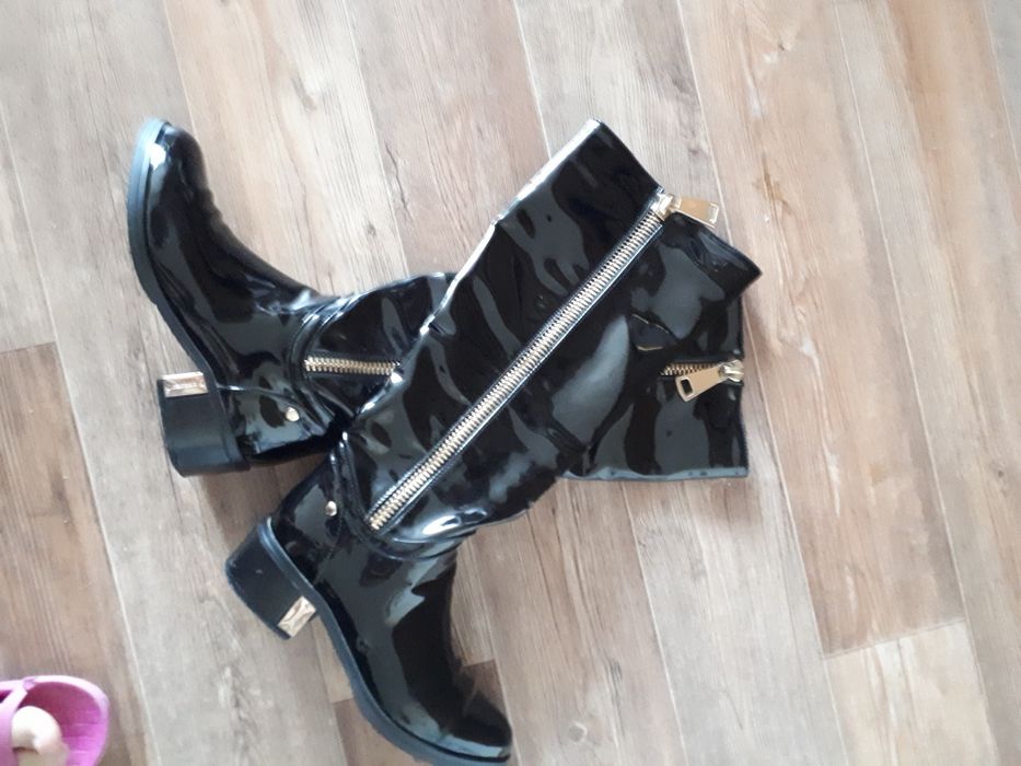 Сапоги лакированные 35 размер