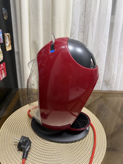 Кофемеашина Dolce Gusto Delonghi