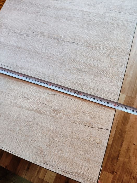 Дървена холна маса