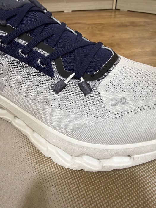 On Cloud кроссовка | 36-размер