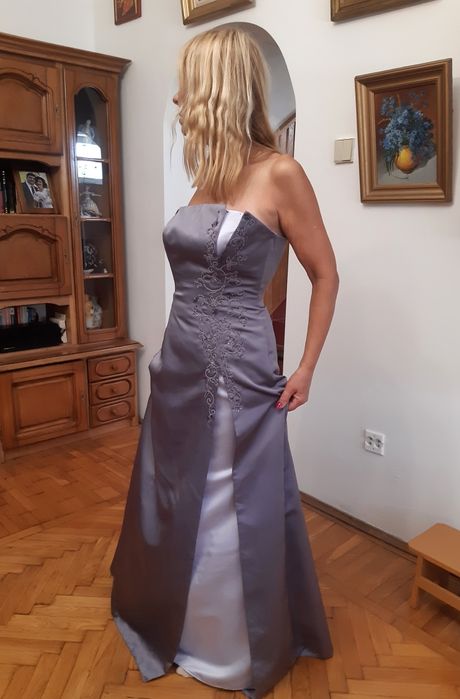 Rochie de mireasa si rochii pt domnisoare de onoare