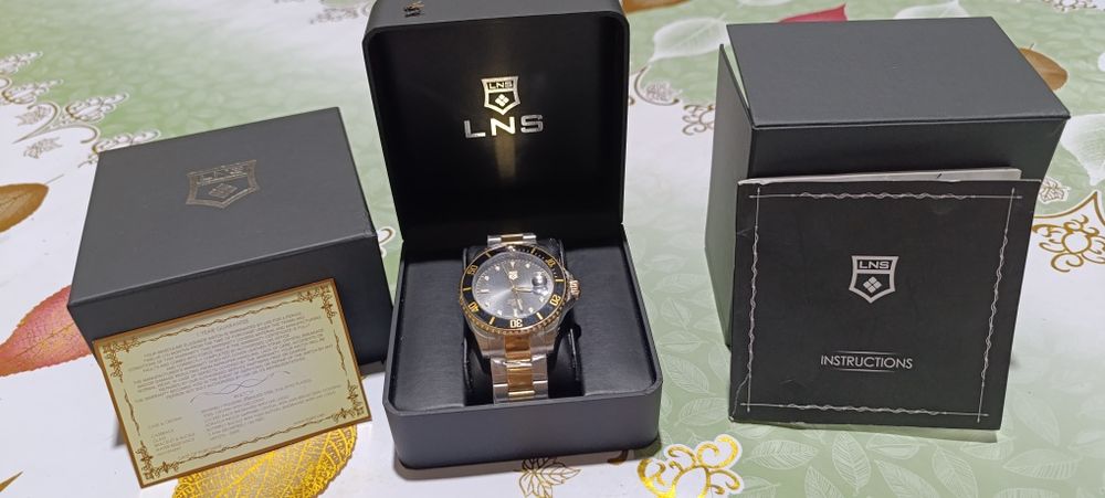 PREMIUM  dizaynga ega zamonaviy LNS qoʻl soati sotiladi