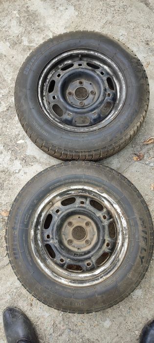Шины 2 штук с дисками