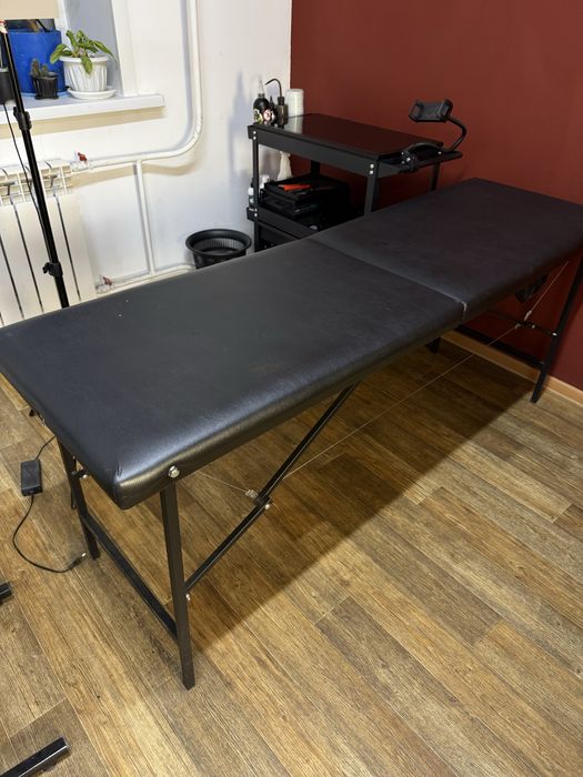 Продам : кушетку, два столика и сухожар