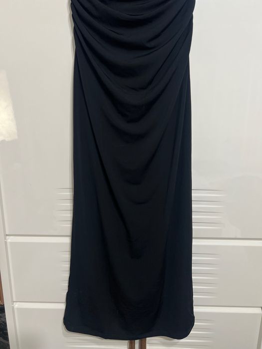 черна рокля по тялото размер М