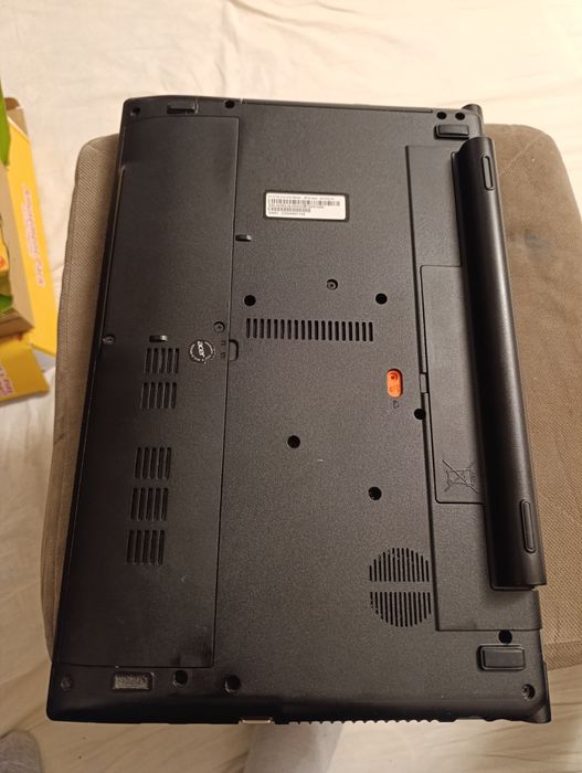 Продам ноутбук б/у Acer V3 571G