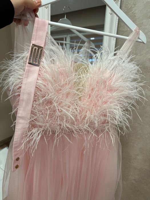 Рокля Юнона с пера