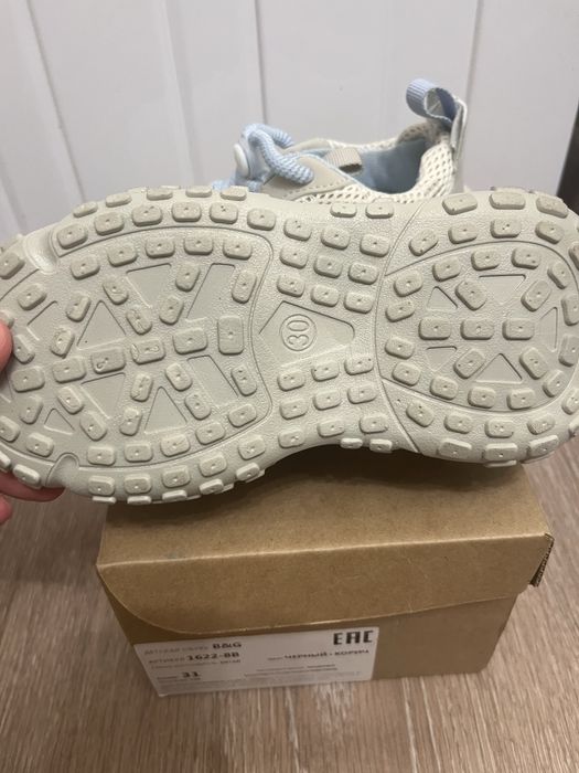 Легкие кроссовки 30 размер