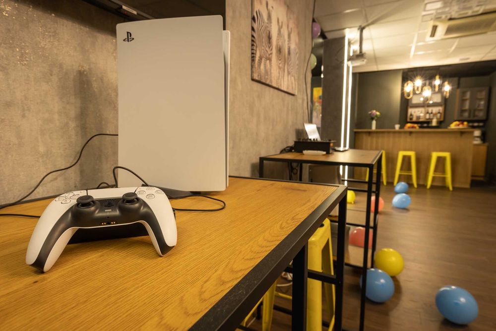 Парти зала за рожден ден големи деца, тинейджъри, зала за погача бебе