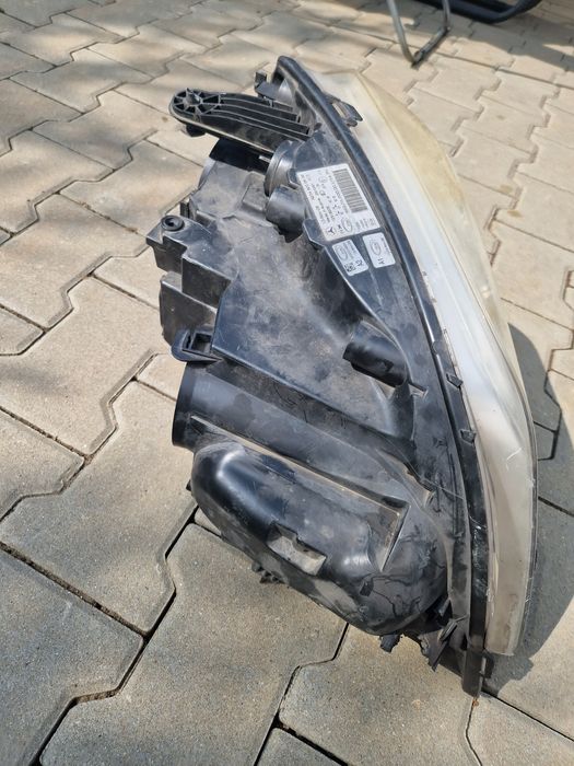 Far stânga  Mercedes Benz Glk