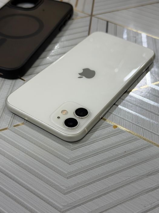 Айфон 11 64 гб  сатылады