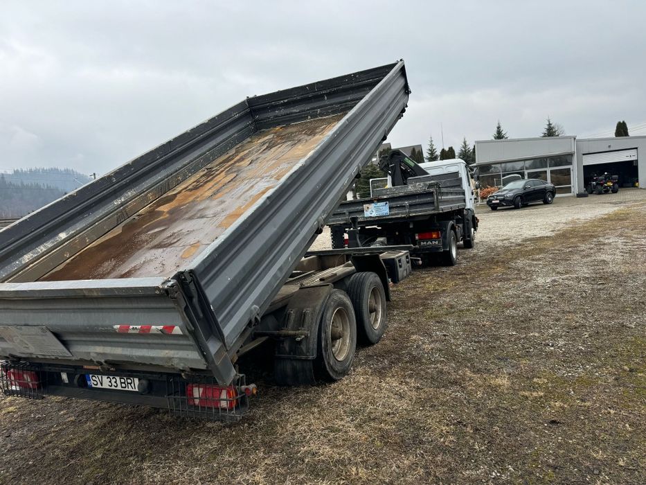 Trailer remorcă Moeslein basculabila pe trei parti