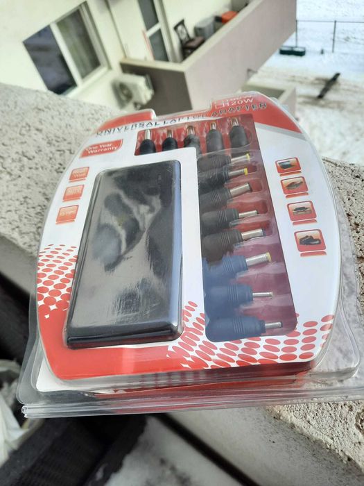 Incarcator de laptop universal cu 13 mufe