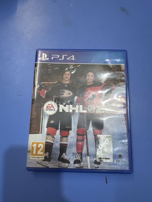Продам ПС4 PS4 слим на 1тб +диск НХЛ2023