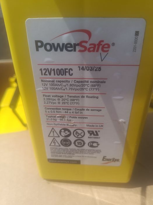 Bateriile tip PowerSafe 12v 100Ah sunt de obicei baterii AGM/VRLA