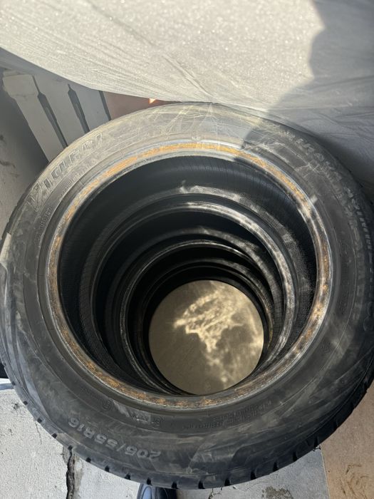 Продам летние резины Viatti