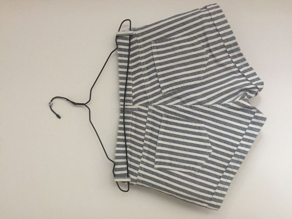 Дамски къси панталони HM р-р 38