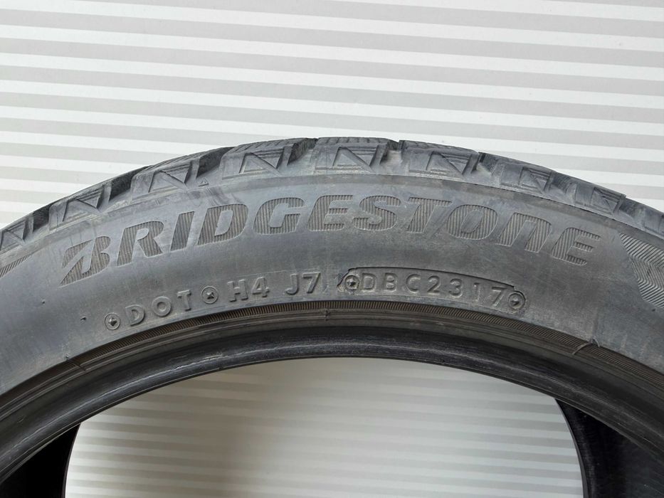 2 зимни гуми Bridgestone Blizzak WS80 225/45R18