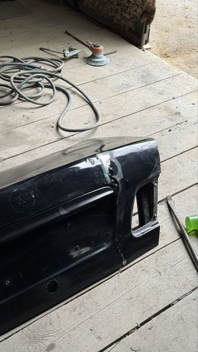 Продам крышку багажнока w210