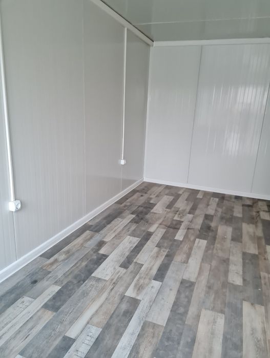 Фургон от термопанели с покрив