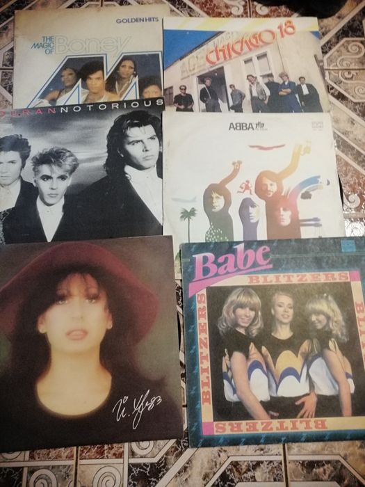 и други нови непускани плочи.