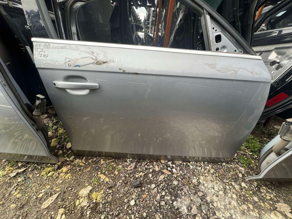 Предна дясна врата за Ауди AUDI A4 B8,5 код на боята LZ7B