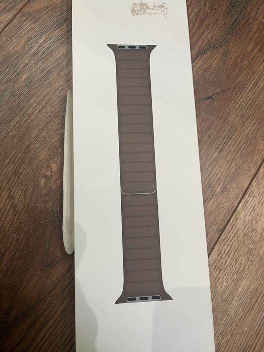 Apple watch 45/46mm Taupe Magnetic Link