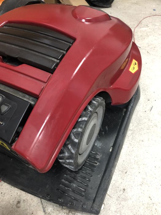 Roboti gazon 300”mp robomow city 110 si yard force