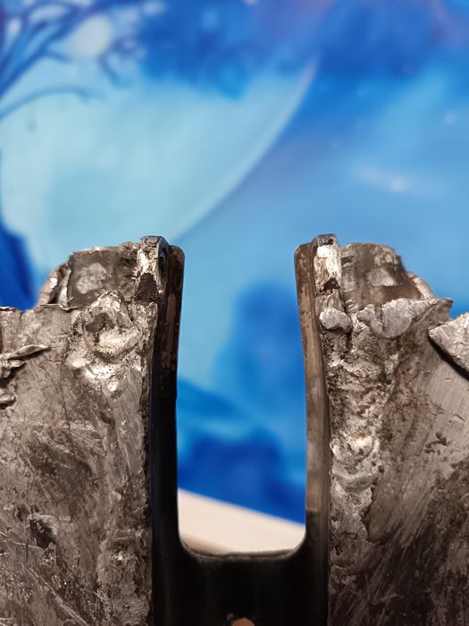 Дека траст монумент