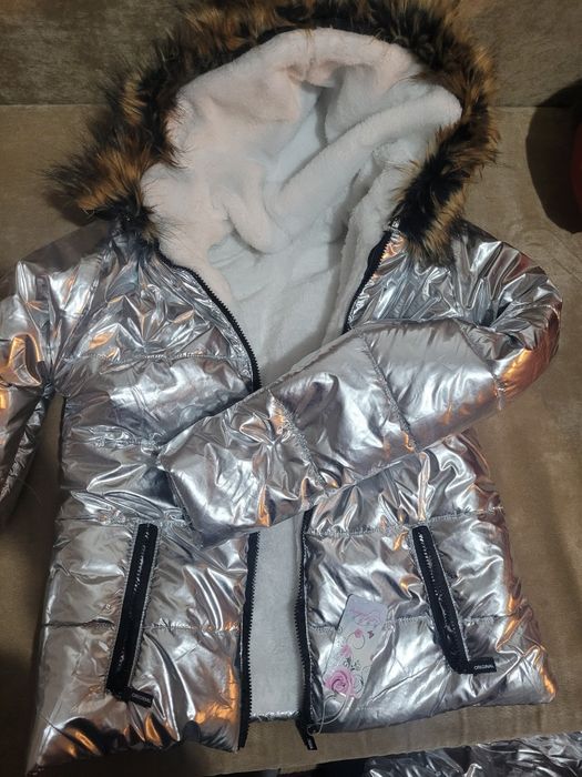 Куртки и пальто для девочки