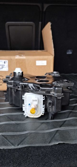 Резервоар ФАП /Адетив/ за Пежо 3008 1.6 tdi ,2016